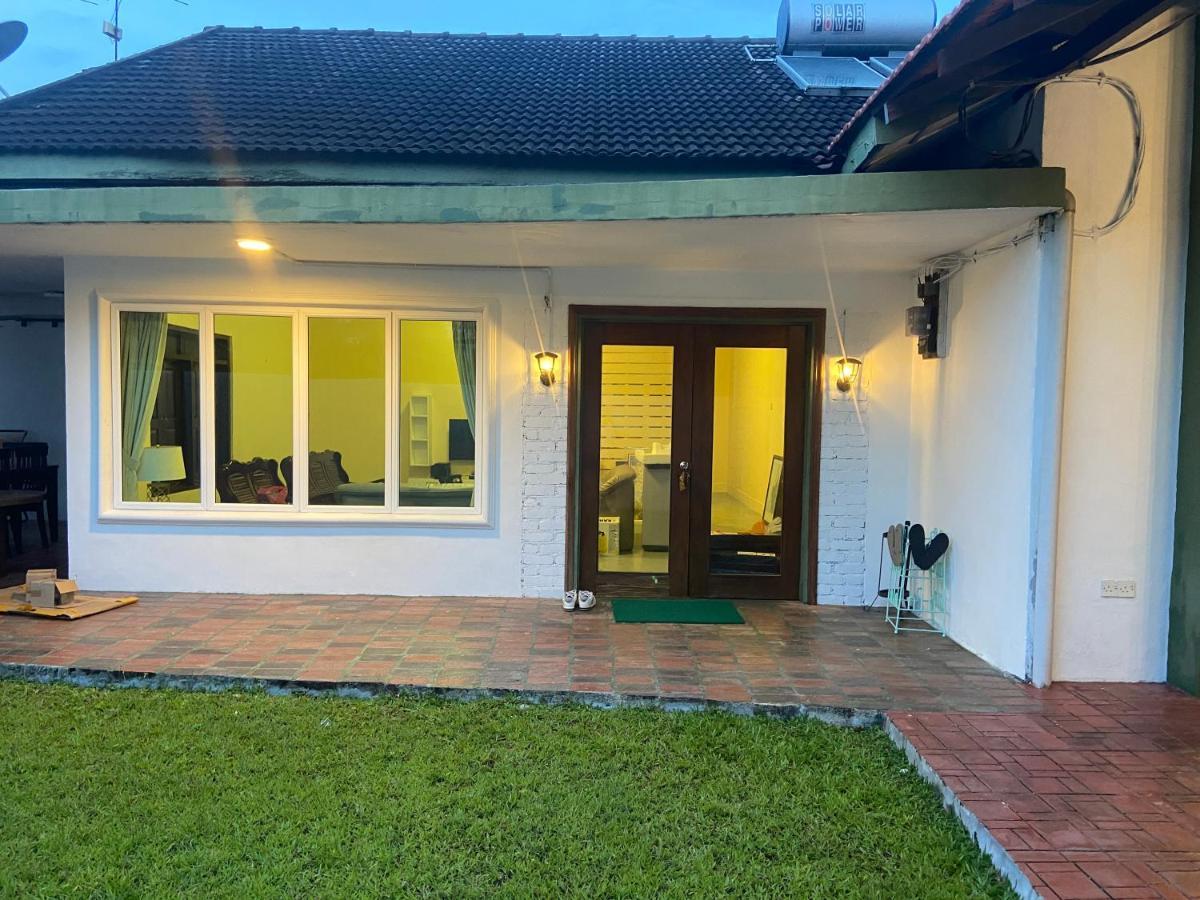 Melaka Beach Villa C Type Exterior photo