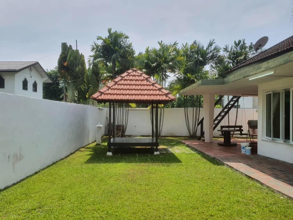 Melaka Beach Villa C Type Exterior photo